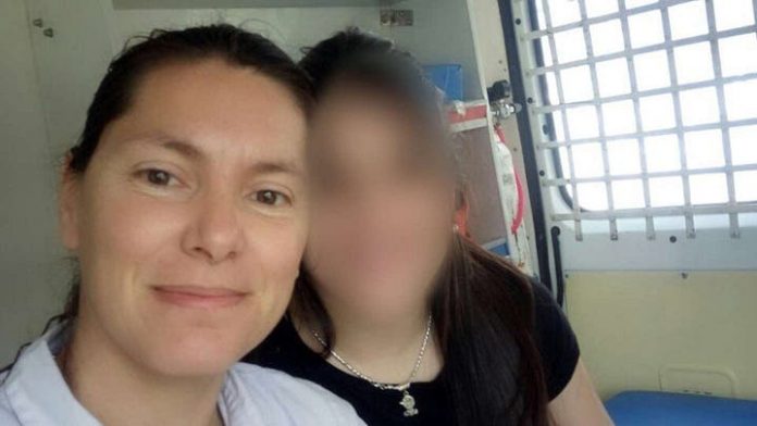 85596_AA_AA_aa_enfermeraa