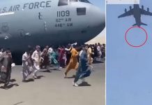 Desesperados se trepan a aviones despegando y caen al vacío intentando escapar de Afganistán | VIDEO