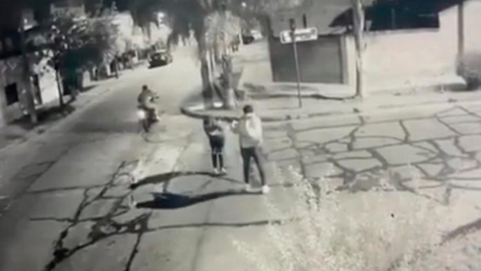 villa-luzuriaga-asi-policia-federal-mato-de-un-balazo-a-ladron_crop1628426507016.jpg_1734428432