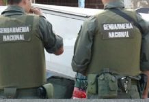 Tres gendarmes asaltaron un almacén: encañonaron a la dueña, a su hijita y se llevaron $20 mil