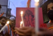 Una mujer murió tras ser golpeada y violada en manada con una barra de acero