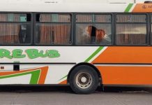 Policía viajaba en colectivo y se voló la cabeza de un tiro: pasajeros en pánico