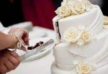 Una pareja que se casaba le cobró cada porción de la torta a los invitados