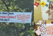 Le pusieron un pasacalles para acusarla de “roba maridos”, bajó el cartel y lo usó en su festejo de cumpleaños
