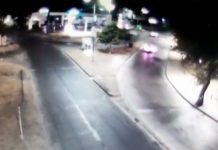Motoquero le pegó a un automovilista, huyó a toda velocidad y se mató al chocar contra un árbol