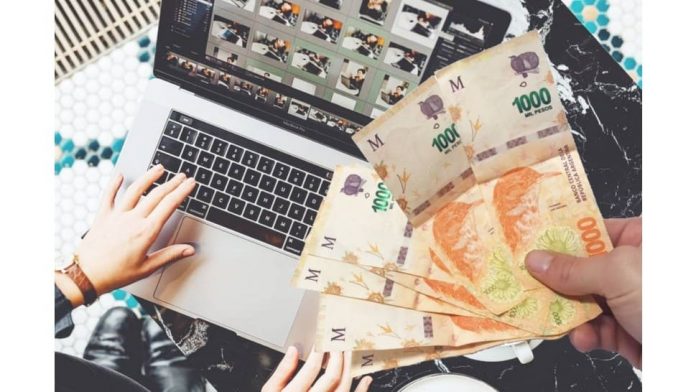 computadora_beca.jpg_966076397-min