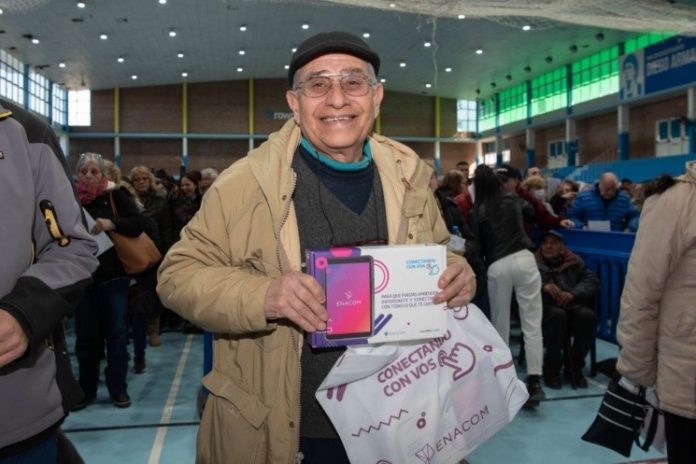 tablets_para_jubilados_enacom.jpeg_139101497-min