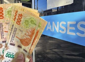 ANSES activa tres beneficios para AUH en agosto y ya se sabe quiénes cobran