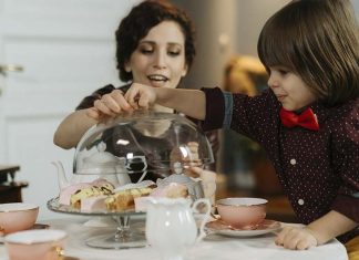 Confirman los nuevos sueldos básicos para niñeras: cuánto cobran en mayo, junio y julio de 2026