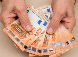 Jubiladas con hijos pueden cobrar una ayuda de 140 euros: ¿cómo solicitarla y cuáles son los requisitos?